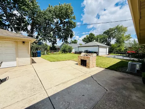Exterior - 6906 W 91st St, Bridgeview, IL 60455 photo 8 of 11