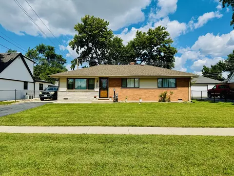 6906 W 91st St, Bridgeview, IL 60455