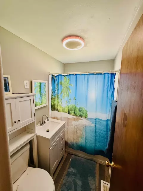 Bath - 6906 W 91st St, Bridgeview, IL 60455 photo 1 of 1