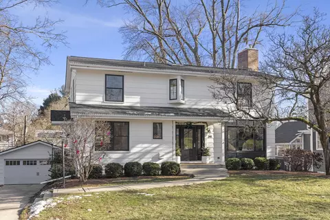 291 Spring Ave, Glen Ellyn, IL 60137