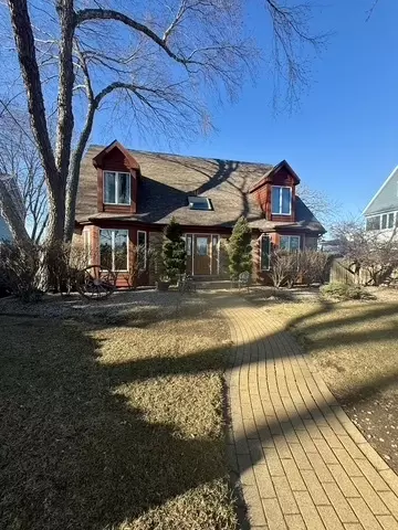 3321 N Bayview Ln, Mchenry, IL 60051