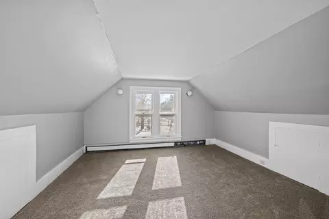 Bedroom - 1577 31st Ave, Moline, IL 61265 photo 2 of 3