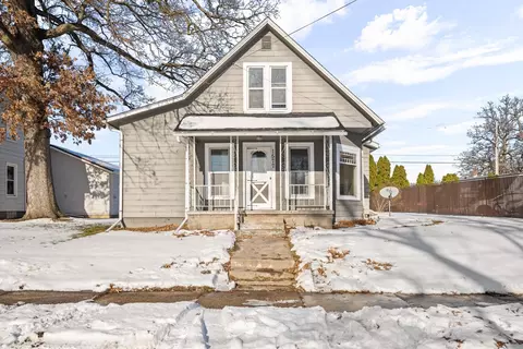 1577 31st Ave, Moline, IL 61265