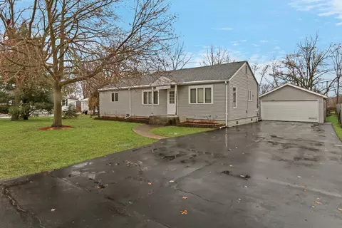 41085 N 1st St, Antioch, IL 60002