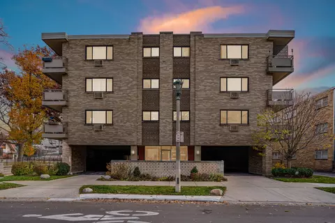 224 N Kenilworth Ave #4D, Oak Park, IL 60302