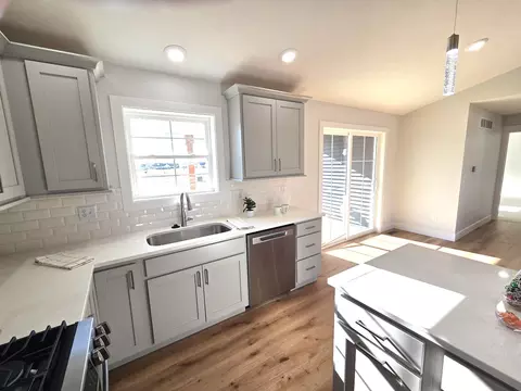 Kitchen - 2203 Corrigan Way, Normal, IL 61761 photo 5 of 7