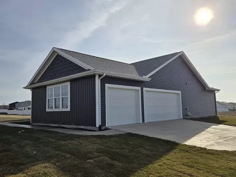 Exterior - 2203 Corrigan Way, Normal, IL 61761 photo 6 of 7