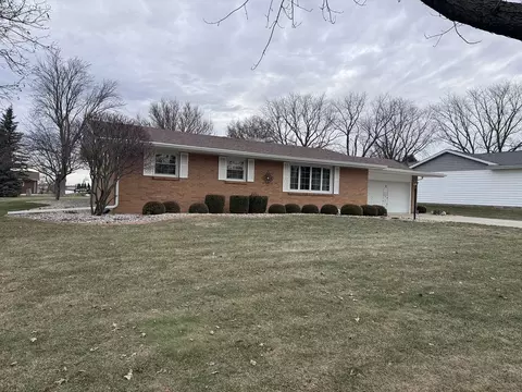 918 E Lefevre Ave, Gibson City, IL 60936