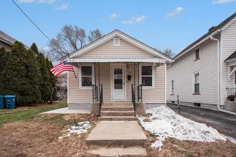 534 Rosewood Ave, Aurora, IL 60505