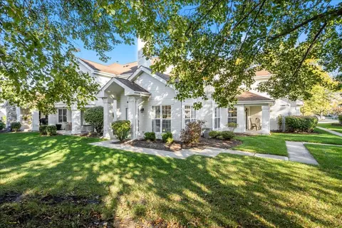1320 Georgetown Dr, Batavia, IL 60510
