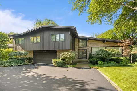 270 Charal Ln, Highland Park, IL 60035
