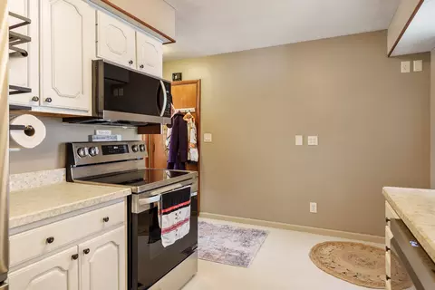 1013 E Main St, Rockton, IL 61072 photo 13