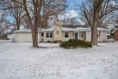 1013 E Main St, Rockton, IL 61072 photo 2