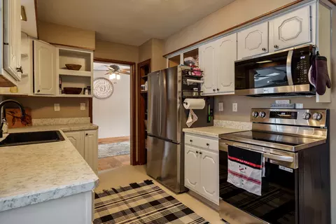 1013 E Main St, Rockton, IL 61072 photo 15