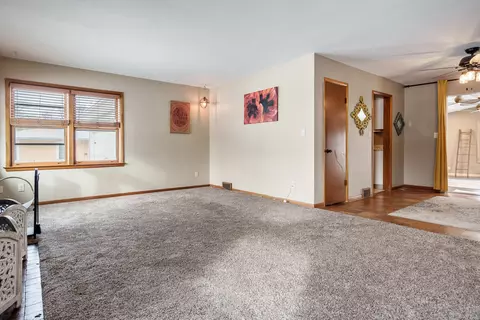 1013 E Main St, Rockton, IL 61072 photo 5