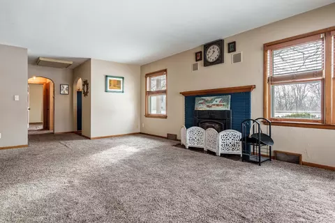 1013 E Main St, Rockton, IL 61072 photo 7