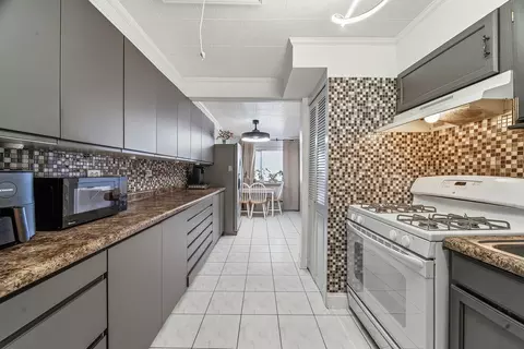 Kitchen - 16030 Saint Louis Ave, Markham, IL 60428 photo 1 of 4