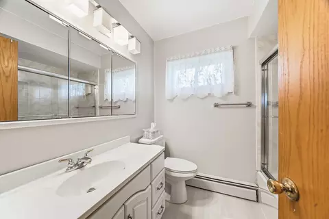 Bath - 16030 Saint Louis Ave, Markham, IL 60428 photo 1 of 1