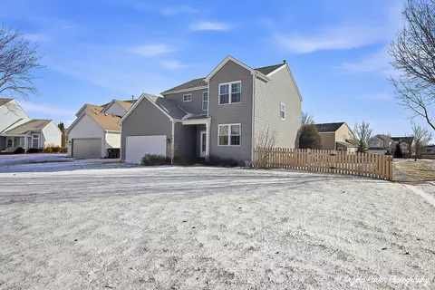 443 E Stockton Ct, Round Lake Beach, IL 60073