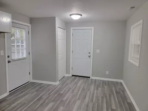 1718 Knoll Ave, Mchenry, IL 60050 photo 2