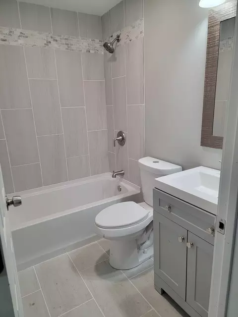 1718 Knoll Ave, Mchenry, IL 60050 photo 7