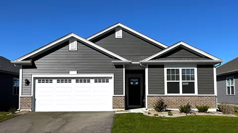 2582 Skye Dr, Pingree Grove, IL 60140