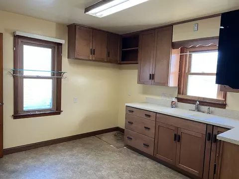 Kitchen - 681 S Tanner Ave, Kankakee, IL 60901 photo 2 of 4