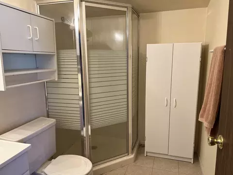 Bath - 681 S Tanner Ave, Kankakee, IL 60901 photo 3 of 3