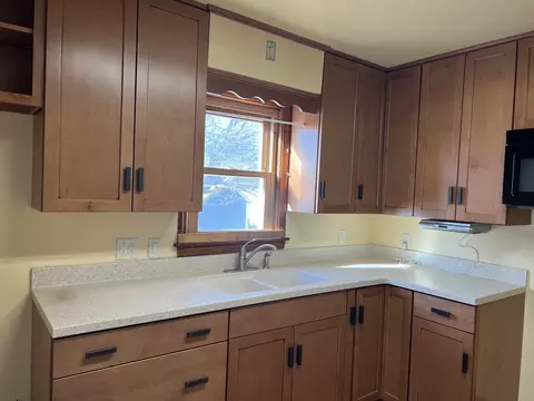 Kitchen - 681 S Tanner Ave, Kankakee, IL 60901 photo 4 of 4