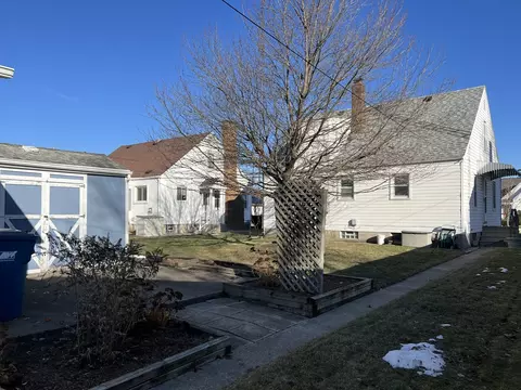 Exterior - 681 S Tanner Ave, Kankakee, IL 60901 photo 3 of 5