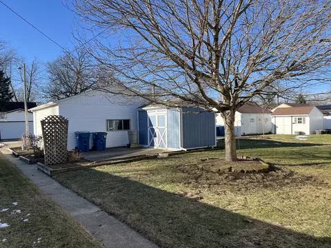 Exterior - 681 S Tanner Ave, Kankakee, IL 60901 photo 5 of 5