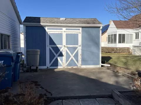 Exterior - 681 S Tanner Ave, Kankakee, IL 60901 photo 4 of 5