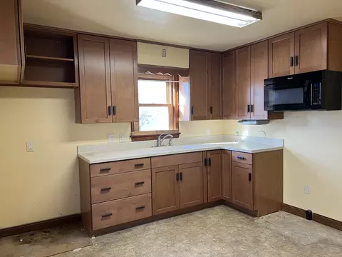 Kitchen - 681 S Tanner Ave, Kankakee, IL 60901 photo 1 of 4
