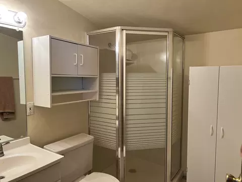 Bath - 681 S Tanner Ave, Kankakee, IL 60901 photo 2 of 3