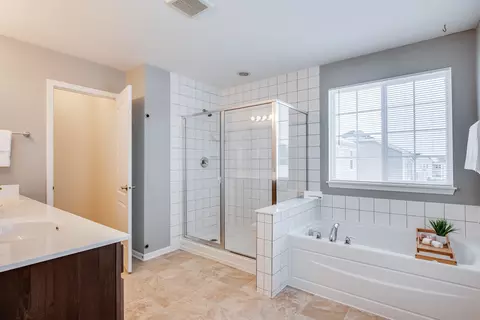Bath - 12811 Conifer St, Plainfield, IL 60585 photo 2 of 4