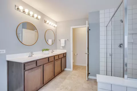 Bath - 12811 Conifer St, Plainfield, IL 60585 photo 3 of 4