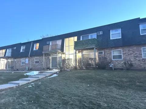 8585 W 101 St Ter #304, Palos Hills, IL 60465