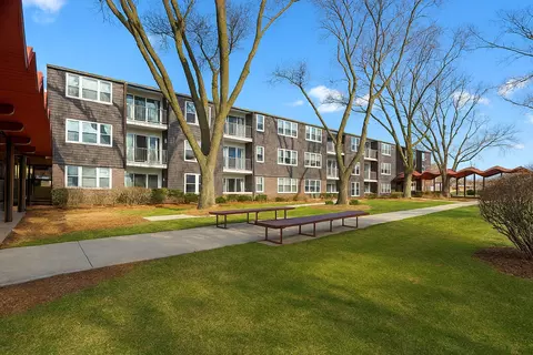 8712 Skokie Blvd #3L, Skokie, IL 60076