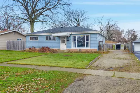 706 W James Ave, Villa Park, IL 60181