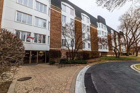 225 Lake Blvd #531, Buffalo Grove, IL 60089