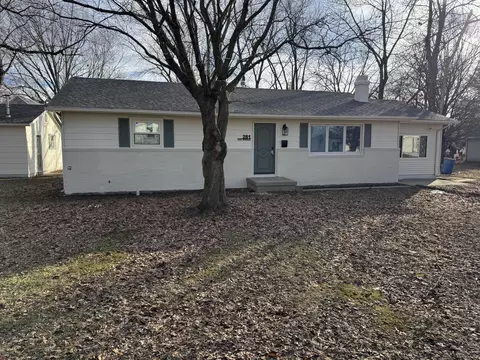 281 E Sprague St, Bement, IL 61813