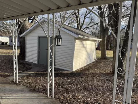 Exterior - 281 E Sprague St, Bement, IL 61813 photo 3 of 5