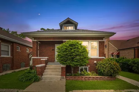 8521 S Loomis Blvd, Chicago, IL 60620