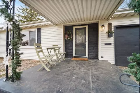517 Sunrise Dr, Chenoa, IL 61726 photo 5