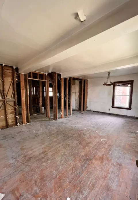 6737 S Champlain Ave, Chicago, IL 60637 photo 2