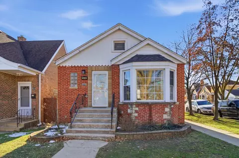 6659 W Foster Ave, Chicago, IL 60656