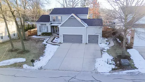 33 Foxglove Ct, Streamwood, IL 60107
