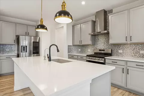 Kitchen - 900 Treeline Dr, Algonquin, IL 60102 photo 1 of 6