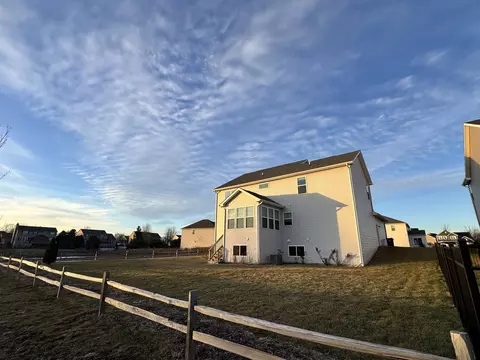Exterior - 900 Treeline Dr, Algonquin, IL 60102 photo 5 of 5