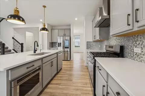 Kitchen - 900 Treeline Dr, Algonquin, IL 60102 photo 6 of 6
